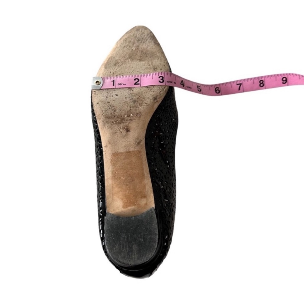 Manolo Blahnik laser-cut patent flats - Picture 9 of 10